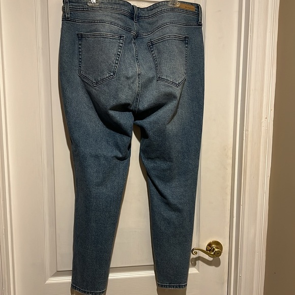 Ms. Cello distressed jeans - Picture 5 of 7